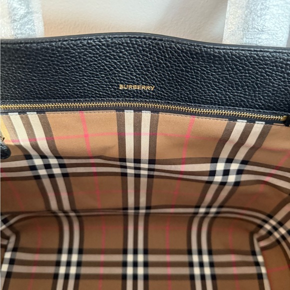 NEW Burberry London Tote - Picture 5 of 11